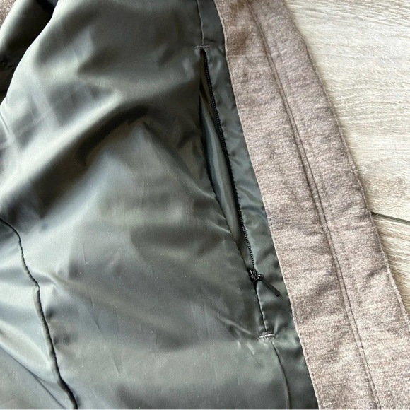 Lole Lightweight Quilted Fabric  Puffer Jacket in Grey Mauve - Picture 13 of 16